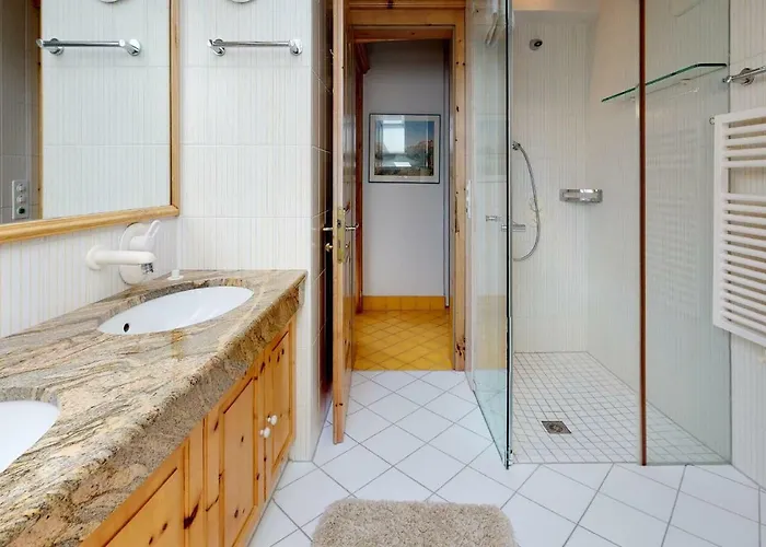 Trais Tschiervs Apartamento *