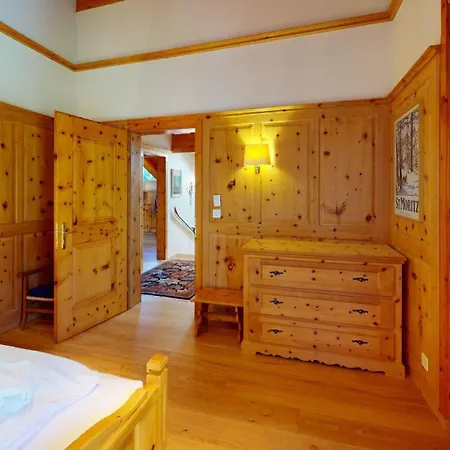 公寓 Trais Tschiervs *